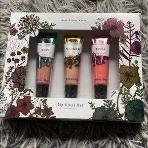 Bath & body lip gloss set !! 💋♥️